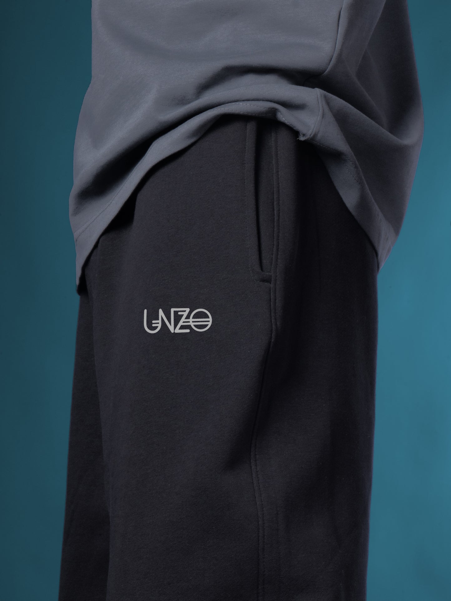 BLACK UNZO (MULTI FIT) OVERSIZE SWEATPANT (REFLICTIVE)