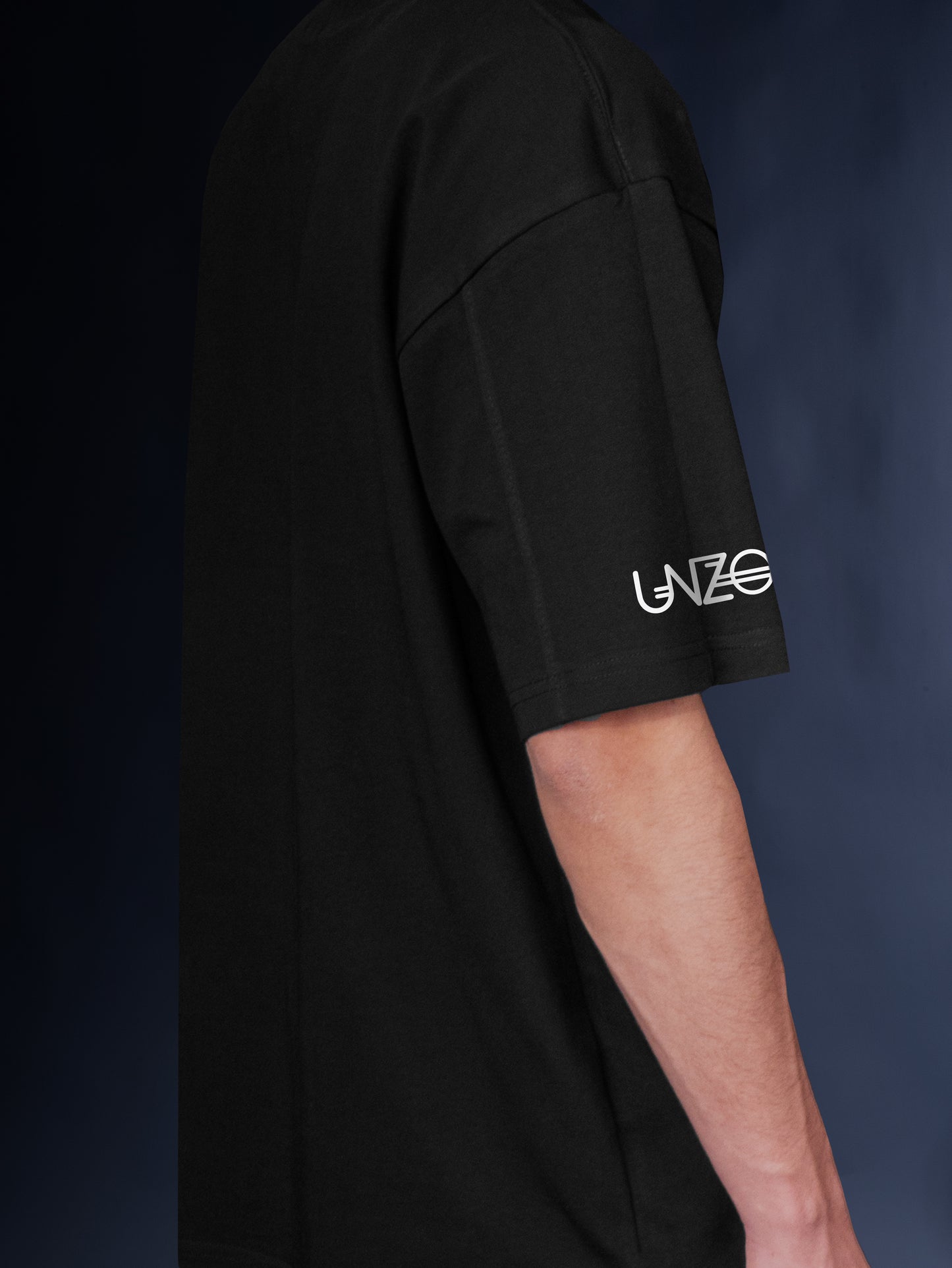 BLACK UNISEX OVERSIZE TEE