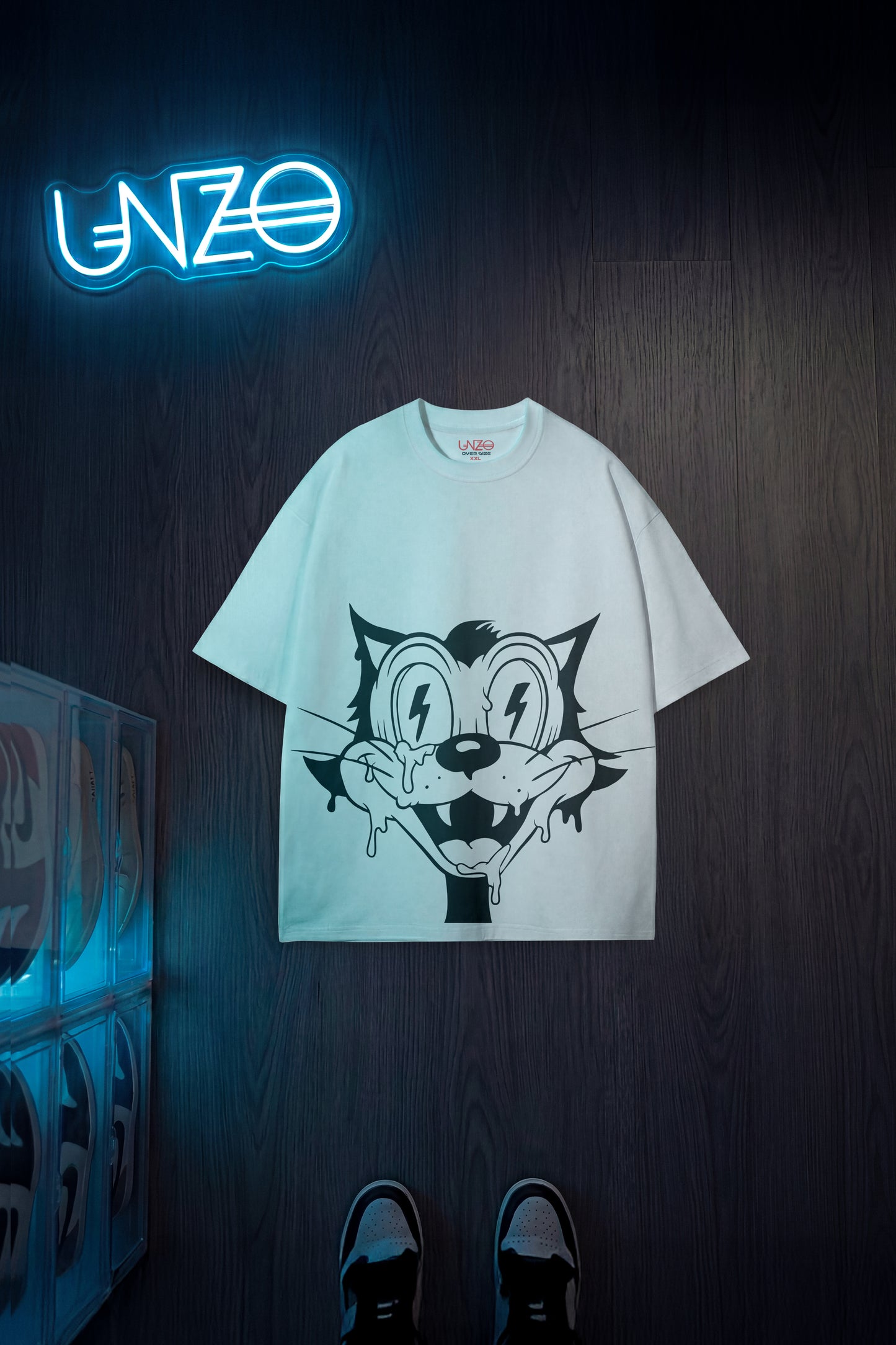 WHITE (TROUBLE MAKER) OVERSIZE TEE