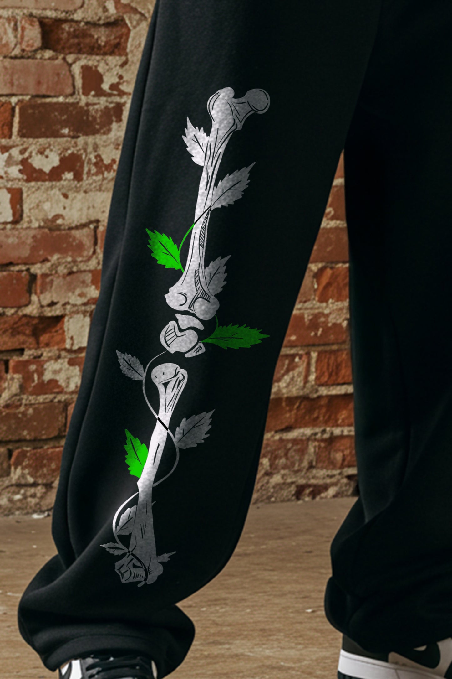 BLACK (BONES 2) OVERSIZE SWEATPANT (MULTI FIT)