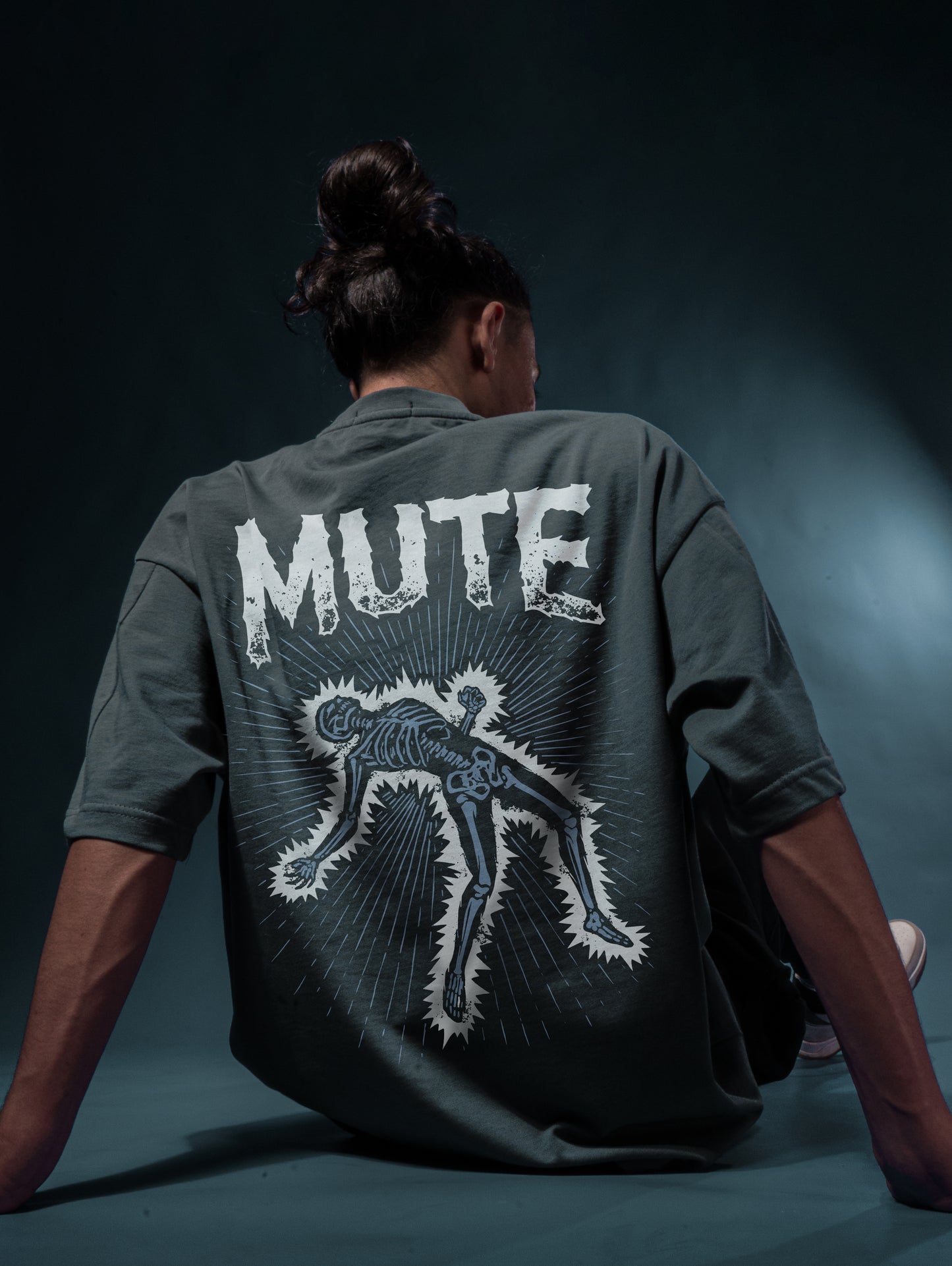 MUTE OVERSIZE TEE-DARCK GREY