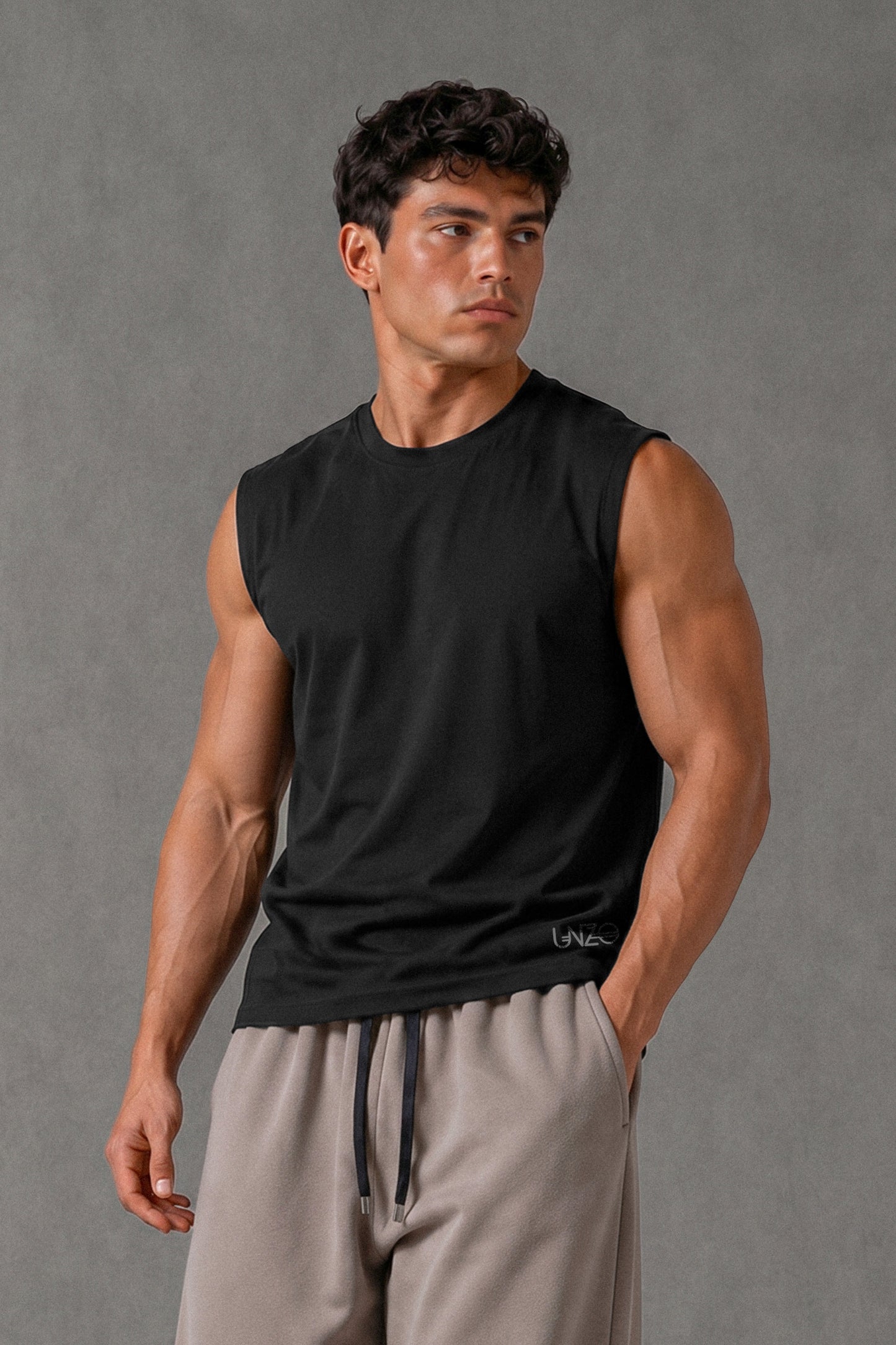 BLACK OVERSIZE (SHOULDER CUT)