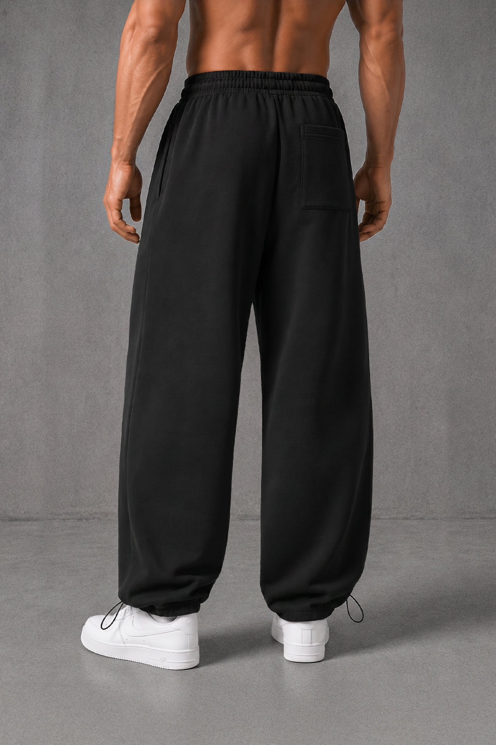 UNZO (MULTI FIT) OVERSIZE SWEATPANT [BLACK]