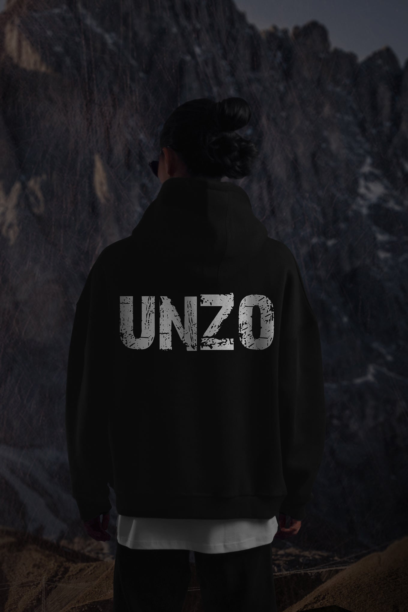 (UNZO SCRATCH)OVERSIZE HOODIE-BLACK