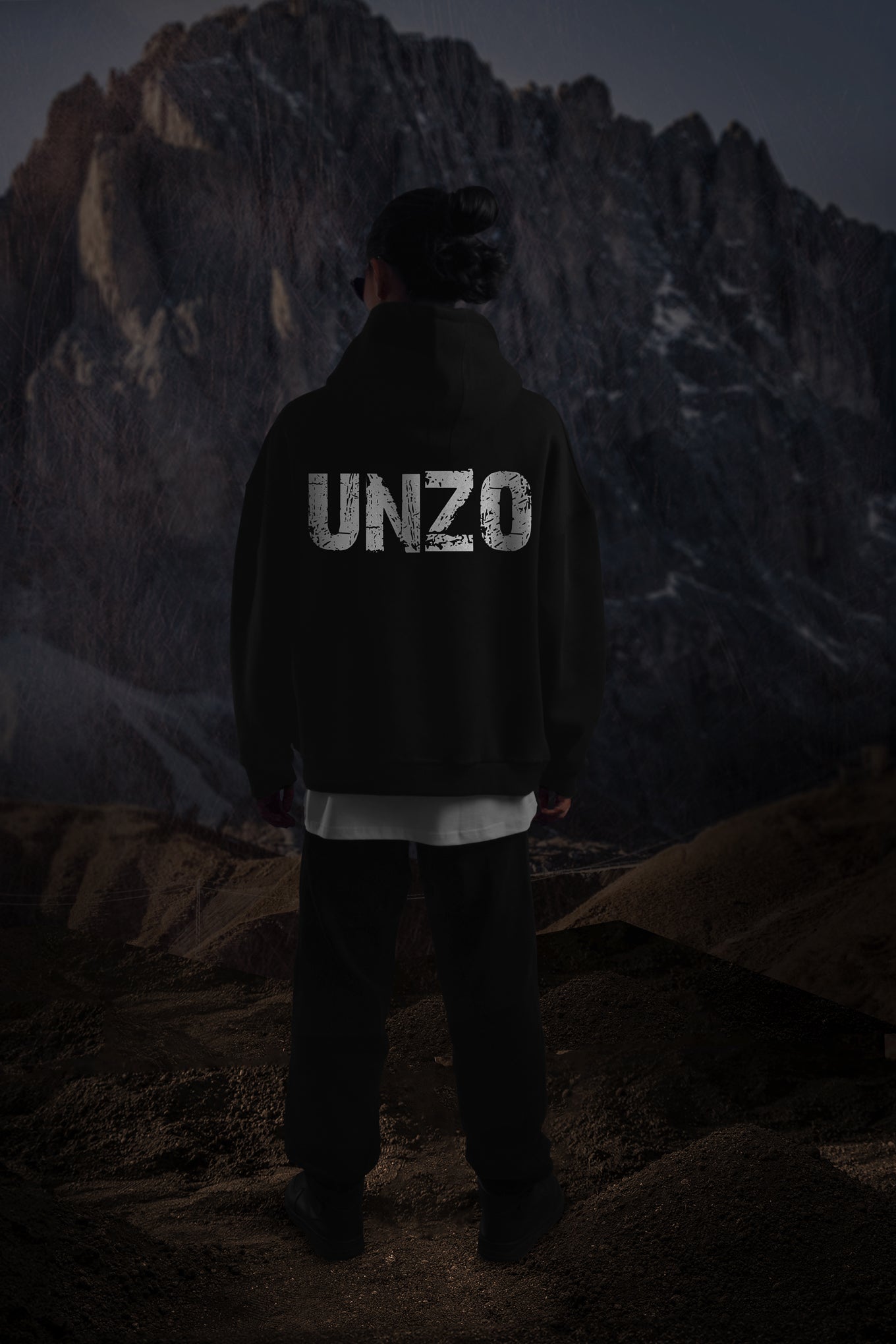 (UNZO SCRATCH)OVERSIZE HOODIE-BLACK