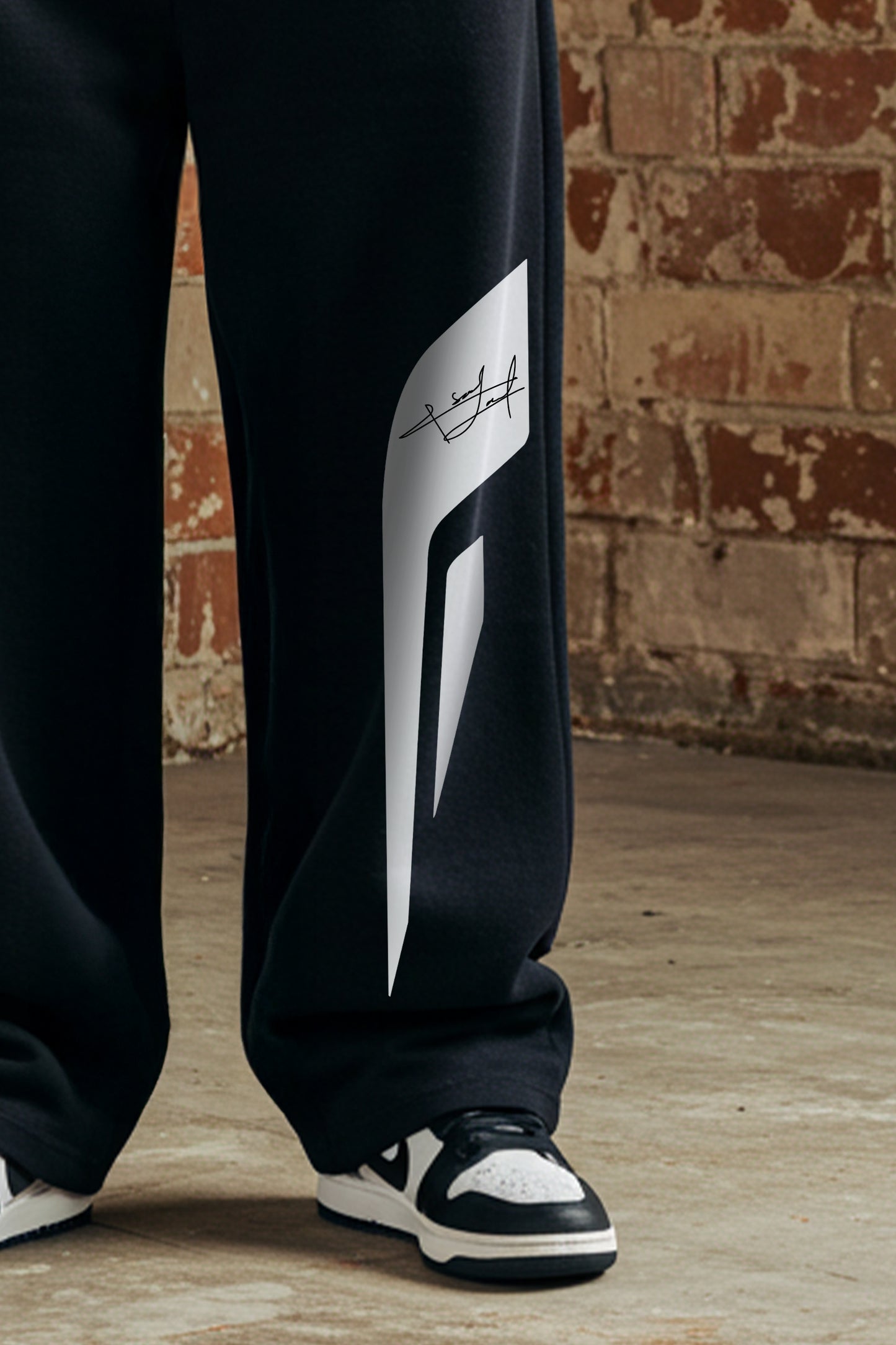 BLACK (wing) OVERSIZE  SWEATPANT (MULTI FIT)