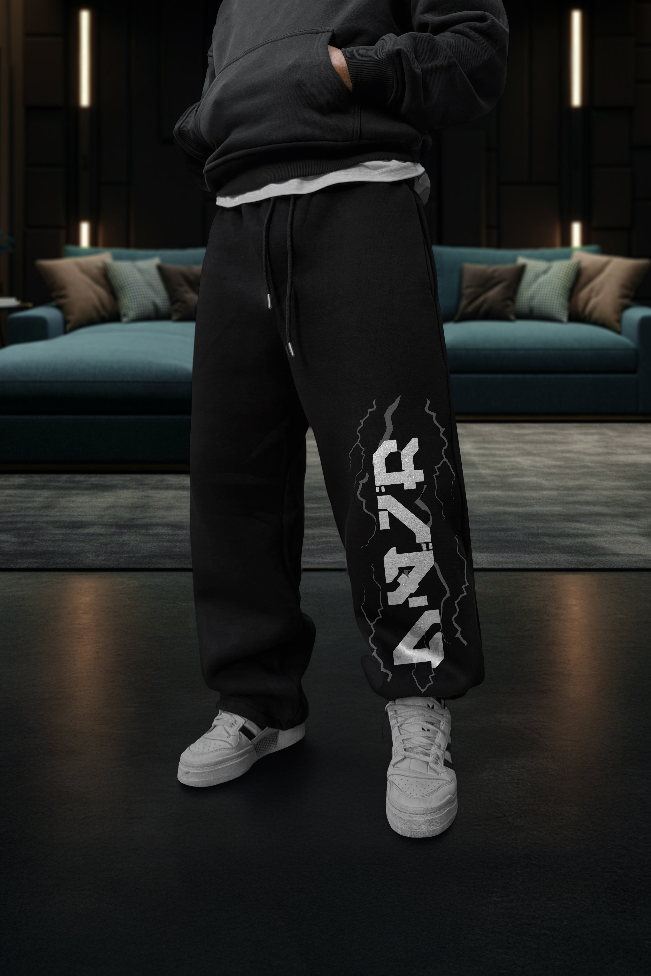REFLICTIVE (MULTI FIT) BLACK (UNZO THANDER ) OVERSIZE SWEATPANT