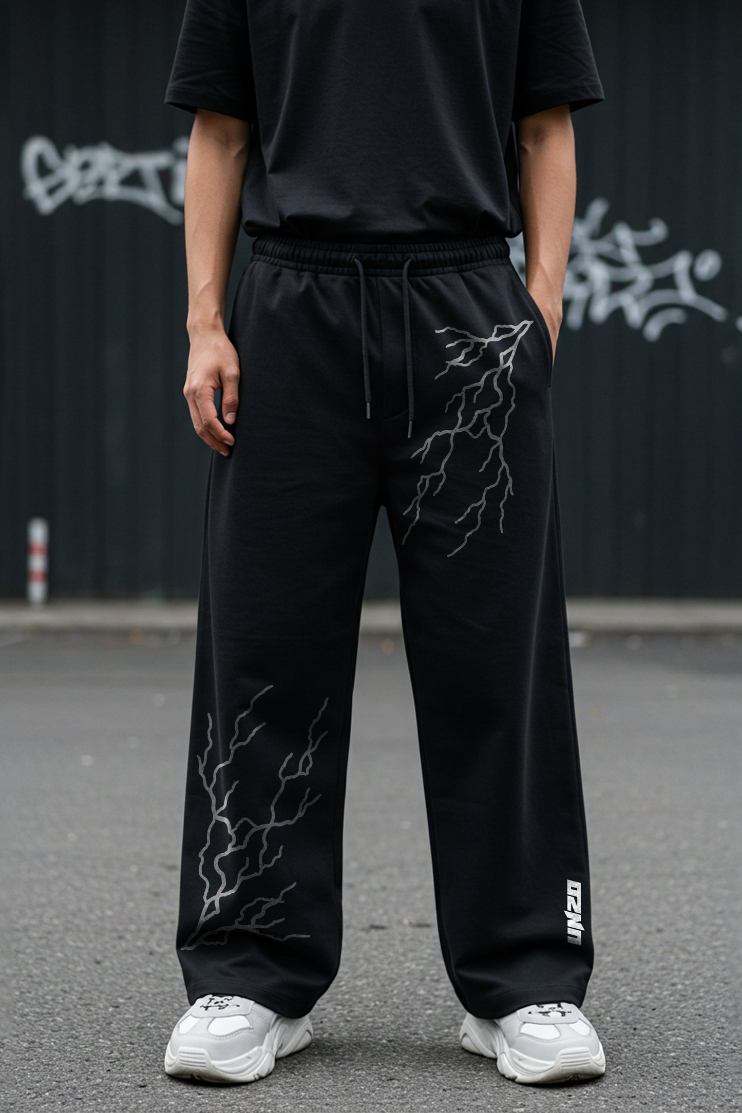 BLACK  THANDER 2 (REFLICTIVE) OVERSIZE SWEATPANT (MULTI FIT)