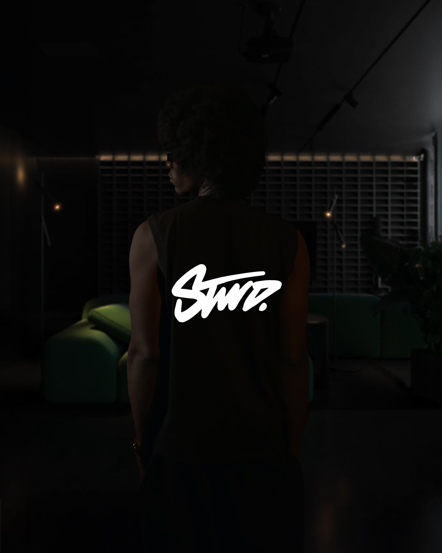 BLACK ( REFLICTIVE) OVERSIZE (SHOULDER CUT)  ( STWD)