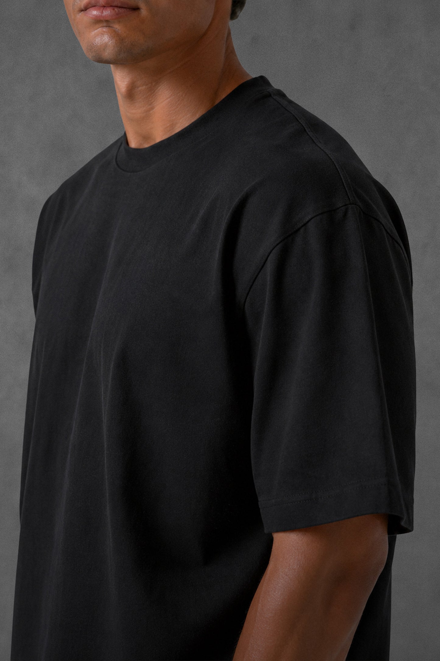 -BOXY FIT-BLACK (UNZO) OVERSIZE TEE