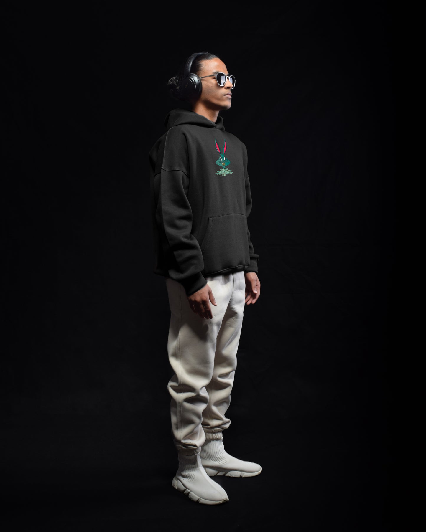 (BUGS BUNNY)OVERSIZE HOODIE- BLACK