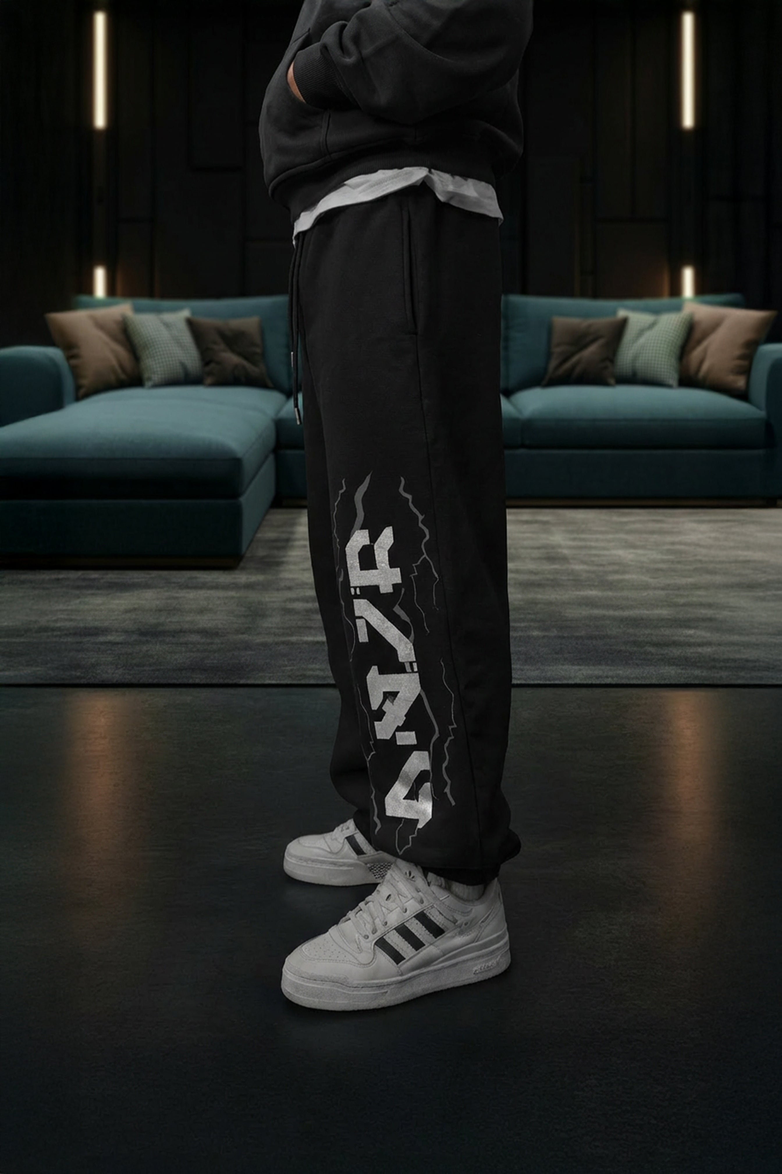 REFLICTIVE (MULTI FIT) BLACK (UNZO THANDER ) OVERSIZE SWEATPANT