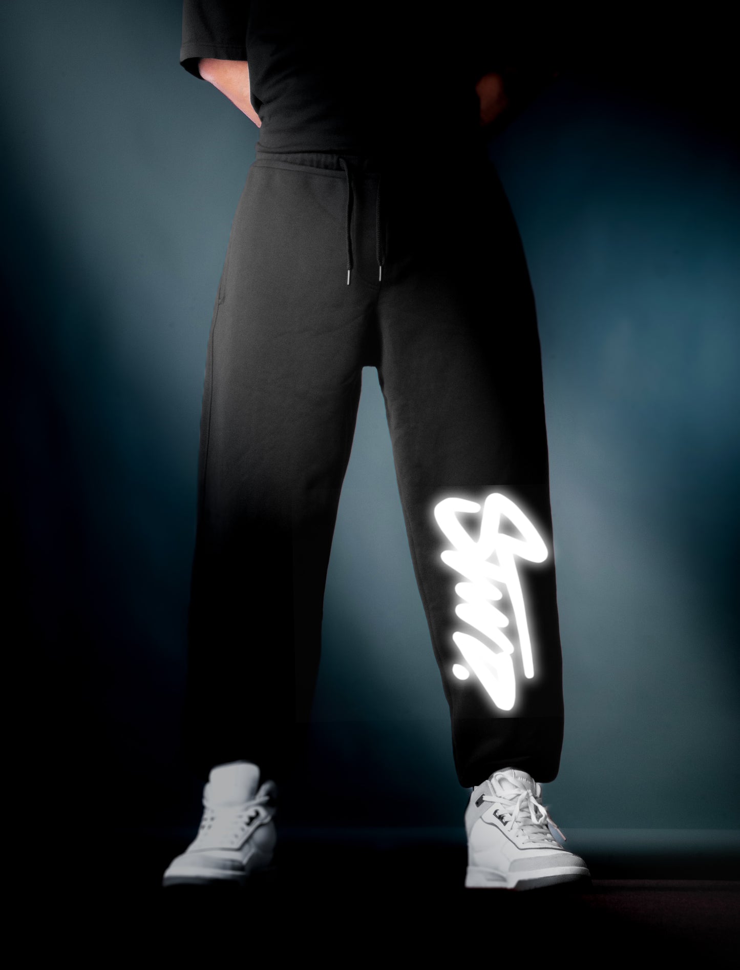 BLACK REFLICTIVE (MULTI FIT) OVERSIZE SWEATPANT (STWD)